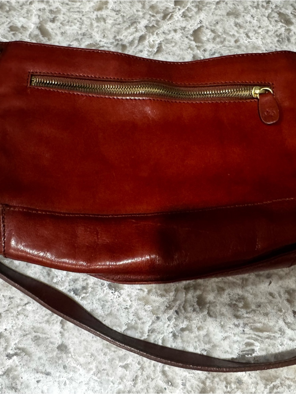 Womenโs Leather Shoulder Bag in Deep Brown